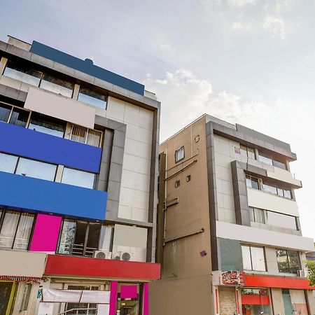 Capital O Maple View Hotel Naroda Luaran gambar