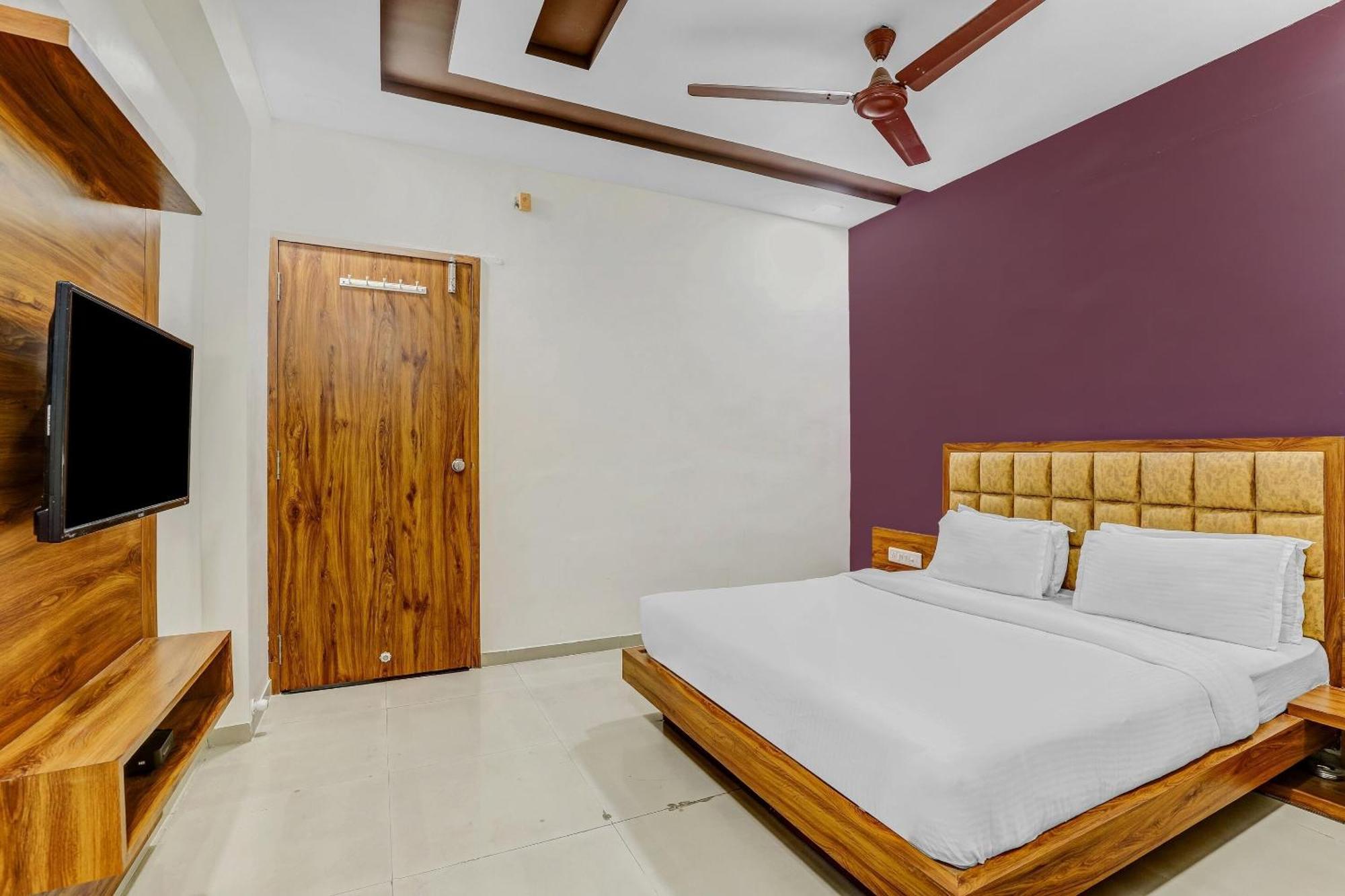 Capital O Maple View Hotel Naroda Luaran gambar
