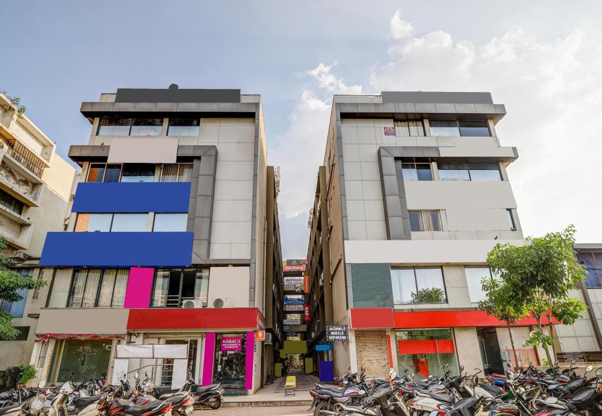 Capital O Maple View Hotel Naroda Luaran gambar
